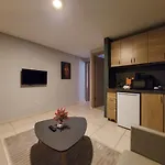 1+1 Flat